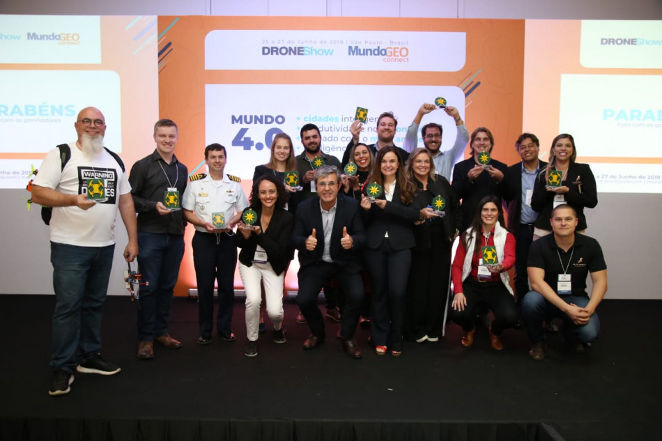 ganhadores do premio mundogeo e droneshow 2019