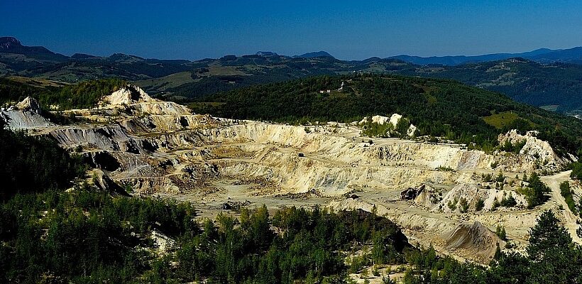 Imagens de satélite permitem monitorar mais de 300 mil hectares de mineração no Brasil Imagens de satélite permitem monitorar mais de 300 mil hectares de mineração no Brasil